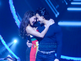 Jacqueline Fernandez & Tiger Shroff promote 'A Flying Jatt' on Jhalak Dikhhla Jaa 9