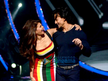 Jacqueline Fernandez & Tiger Shroff promote 'A Flying Jatt' on Jhalak Dikhhla Jaa 9