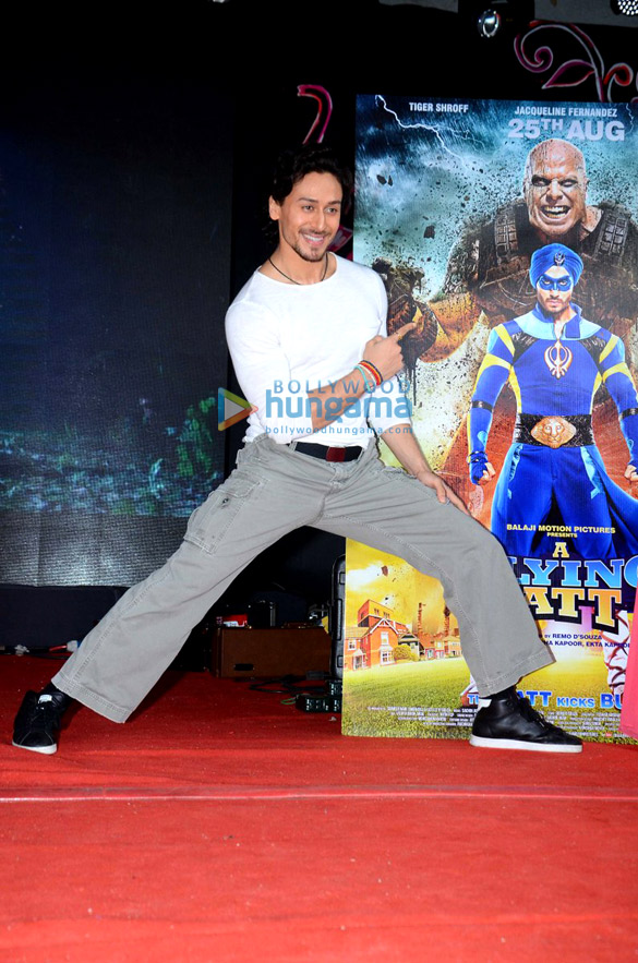 jacqueline tiger promote a flying jatt 9 2