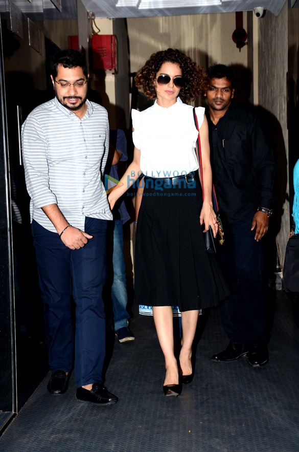 Kangna Ranaut snapped a post shoot in Mumbai suburbs