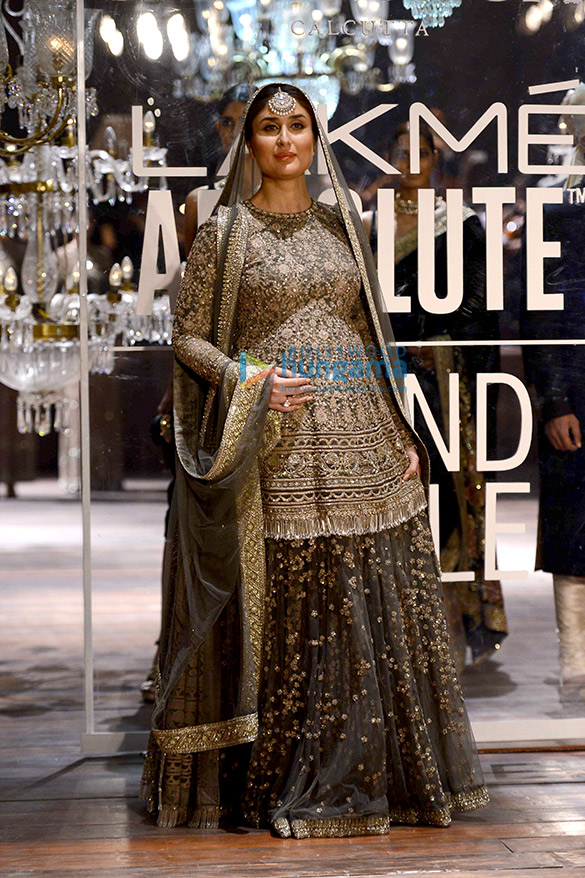 kareena walks at lfw 2016 7