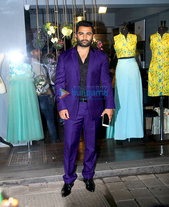 karisma kapoor graces amy billamorias new collection launch 3