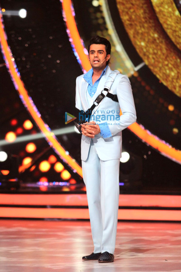 promotion of akira on the sets of jdj 8
