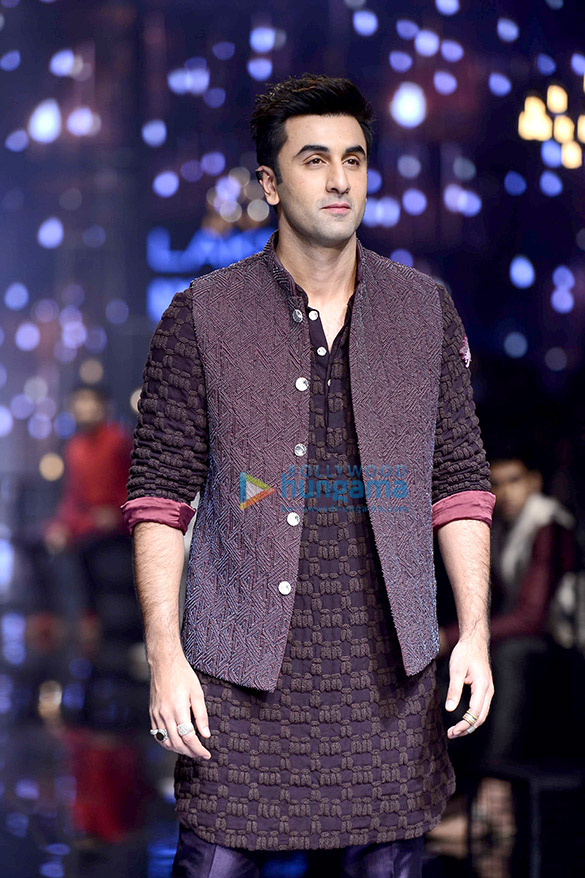 ranbir kapoor walks for kunal rawal at lakme fashion week 2016 4
