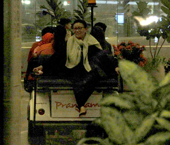 rani with her baby adira at the airport