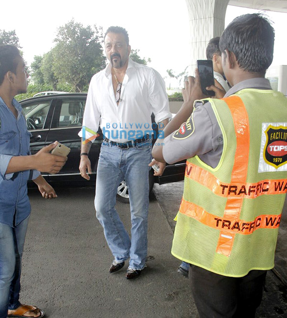 Sanjay Dutt, Malaika Arora Khan, Tamannaah Bhatia & Neha Dhupia snapped at the airport Sanjay Dutt, Malaika Arora Khan, Tamannaah Bhatia & Neha Dhupia snapped at the airport
