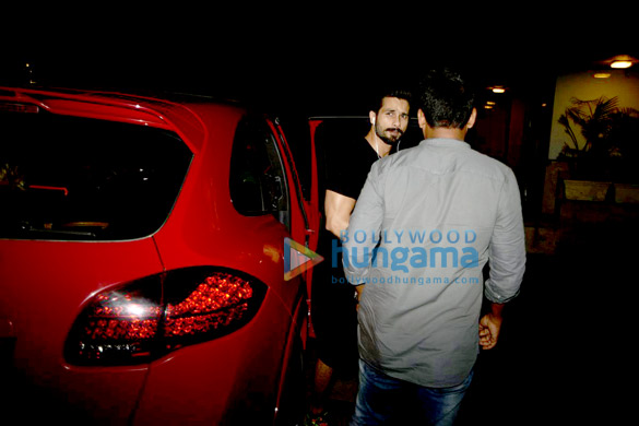 Shahid Kapoor snapped obliging his fans with a selfie Shahid Kapoor snapped obliging his fans with a selfie