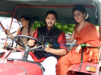 Shreyas Talpade & Manjari Fadnis at the poster Launch of 'Wah Taj'