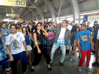 Sidharth Malhotra & Katrina Kaif groove to Kala Chashma at Shyam Nagar metro station in Jaipur