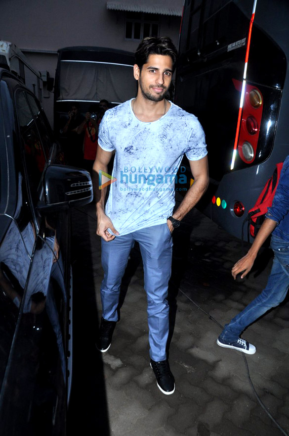 sidharth snapped post baar baar dekho 5