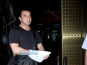 Sohail Khan & Amy Jackson depart for Dubai to promote 'Freaky Ali'