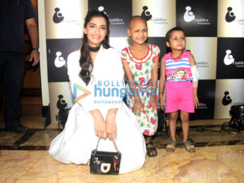 Sonam Kapoor graces 'Cuddles Foundation' fundraiser