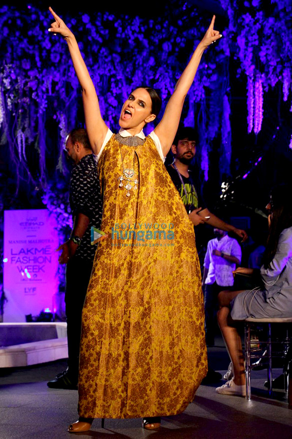 sushant shraddha at lfw 2016 12