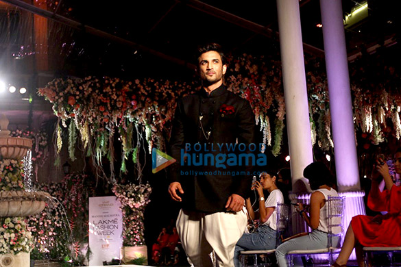 sushant shraddha at lfw 2016 3