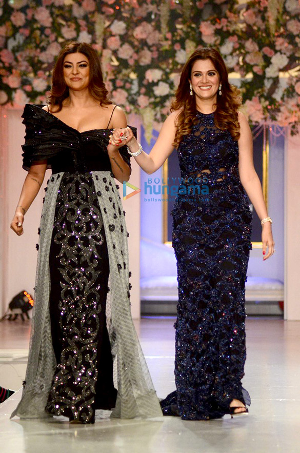 Sushmita Sen walks the ramp for designer Rebecca Dewan’s debut show in Mumbai Sushmita Sen walks the ramp for designer Rebecca Dewan’s debut show in Mumbai