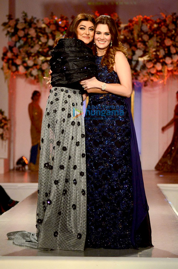 sushmita sen walks the ramp for designer rebecca dewans debut show in mumbai 4