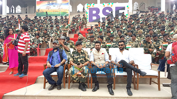 team of shivaay visits at attari border 2