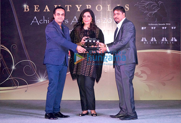 zeenat aman attends the beautypolis awards 1