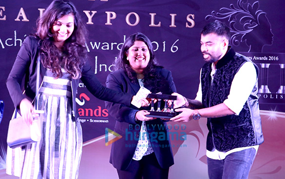 zeenat aman attends the beautypolis awards 3