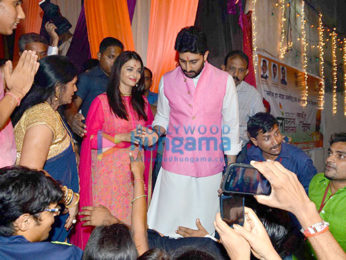 Abhishek Bachchan & Aishwarya Rai Bachchan visit Ganesha Pandal in Mumbai