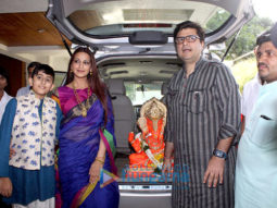 Abhishek Bachchan, Twinkle Khanna at Sonali Bendre & Goldie Behl’s Ganesh visarjan