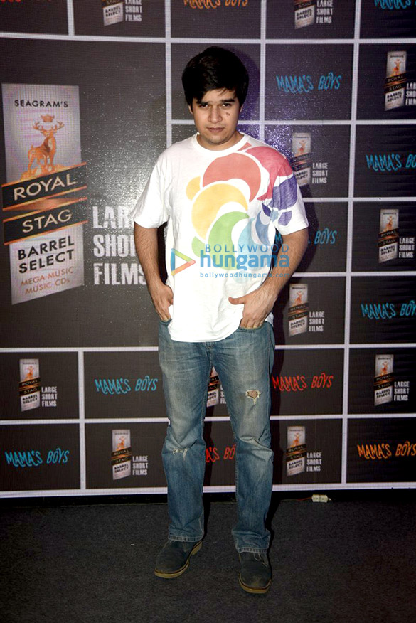 aditi teena akshay at mamas boys 3