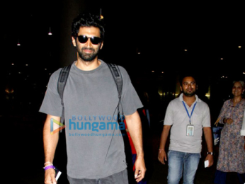 Aditya Roy Kapur snapped with his parents at the airport
