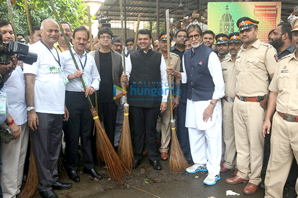 Amitabh Bachchan & honourable Chief Minister Devendra Fadnavis promote Swacch Bharat Campaign Amitabh Bachchan & honourable Chief Minister Devendra Fadnavis promote Swacch Bharat Campaign
