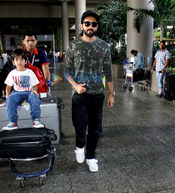 ayushmann mahesh snapped at airport 1