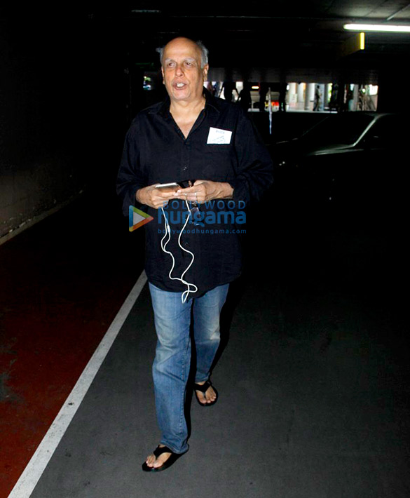 ayushmann mahesh snapped at airport 2