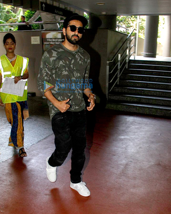 ayushmann mahesh snapped at airport 4