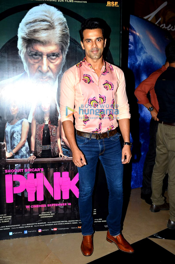 celebs grace screening of pink 7