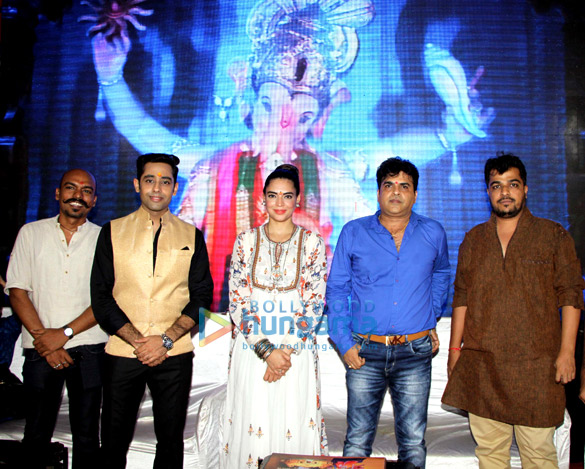 celebs visit the ganesh galli ganpati 1