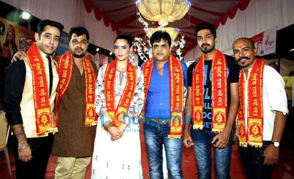 celebs visit the ganesh galli ganpati 3