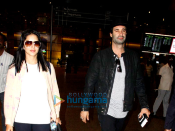 Deepika Padukone, Katrina Kaif and many more snapped at international airport