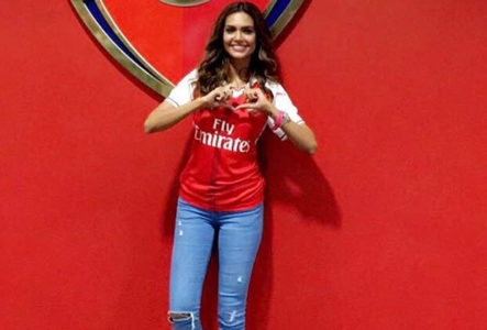 Esha Gupta, a great arsenal fan, she recently went out for a