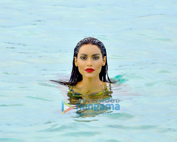 gizele thakral 7