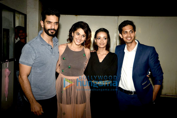 kriti sanon preity zinta juhi chawla grace the special screening of pink 18