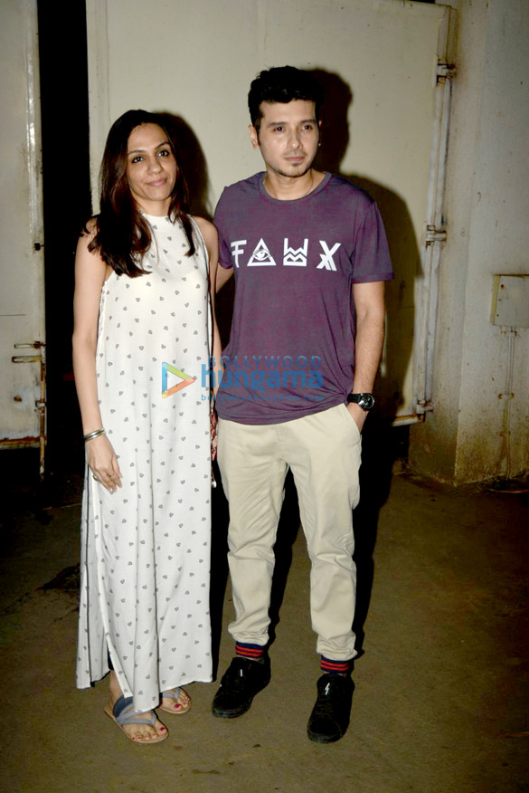 kriti sanon preity zinta juhi chawla grace the special screening of pink 19
