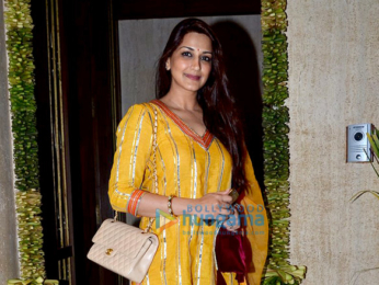 Kriti Sanon, Sonali Bendra & others visit Manish Malhotra's Ganesha celebrations