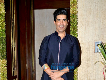 Kriti Sanon, Sonali Bendra & others visit Manish Malhotra's Ganesha celebrations