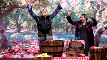 Check out: Priyanka Chopra bobs for apples against Jimmy Fallon