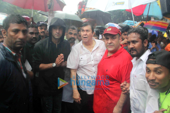 ranbir rishi snapped ganpati visarjan 5