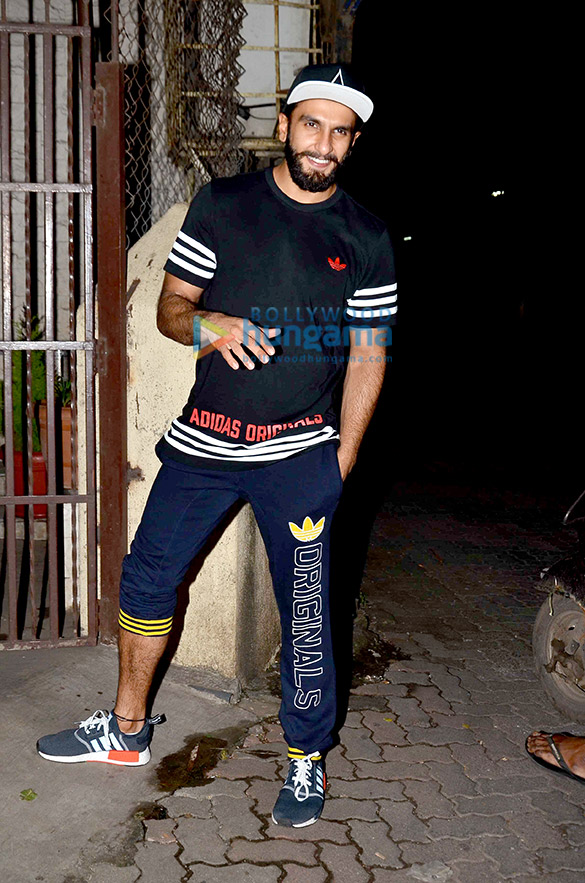 ranveer snapped post dubbing 6