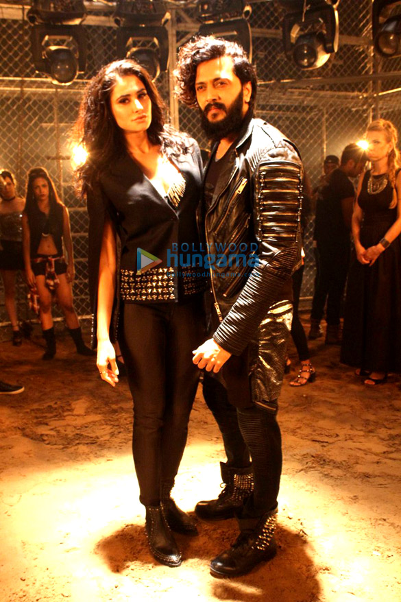 Riteish Deshmukh & Nargis Fakhri shoot for ‘Banjo’ promotional video Riteish Deshmukh & Nargis Fakhri shoot for ‘Banjo’ promotional video