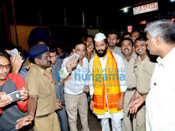 Riteish Deshmukh visits Siddhivinayak Temple