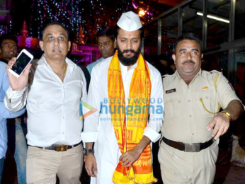 Riteish Deshmukh visits Siddhivinayak Temple