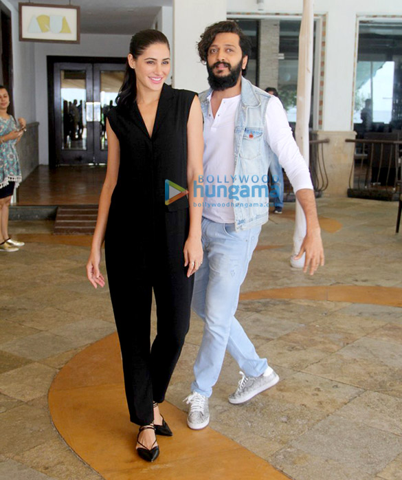 ritesh nargis snapped at banjo promotions 4