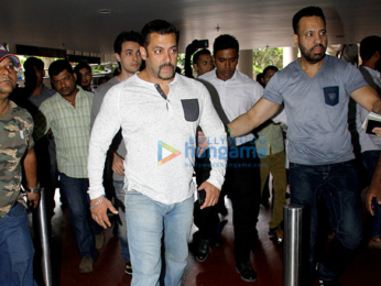 Salman Khan, Arbaaz Khan and Aayush Sharma arrive back in Mumbai