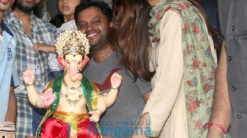Shilpa Shetty & Raj Kundra snapped as they take Ganesha home